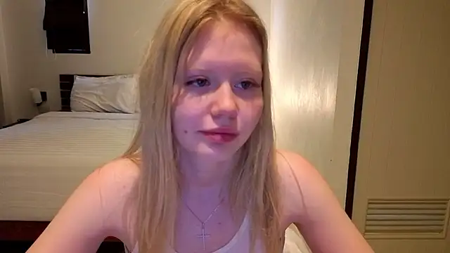 Snapshot of Wendy_228 chatting on June 17, 5:10 am Wendy 228 online show from June 17, 5:10 am