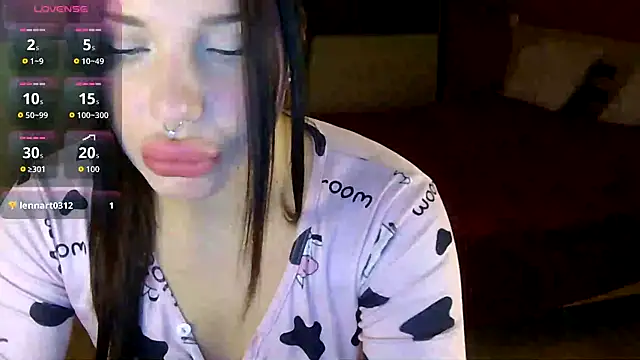 Snapshot of Cassie_Pinkkk chatting on October 25, 1:18 pm Cassie Pinkkk online show from October 25, 1:18 pm