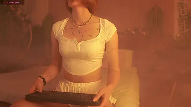 Snapshot of Serena_Waldarf chatting on September 19, 5:42 am Serena Waldarf online show from September 19, 5:42 am