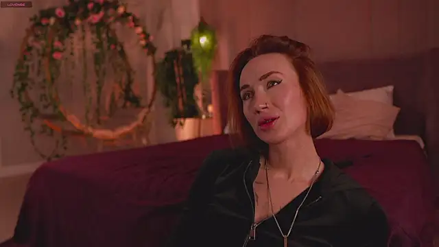 Snapshot of Serena_Waldarf chatting on November 11, 3:56 pm Serena Waldarf online show from November 11, 3:56 pm