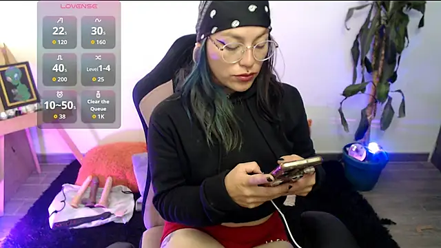 LunaBunny8 online show from November 25, 2:50 pm