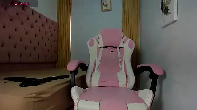 Darkknightx01 online show from September 11, 1:28 am