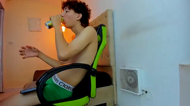 Darkknightx01 online show from November 12, 1:28 am