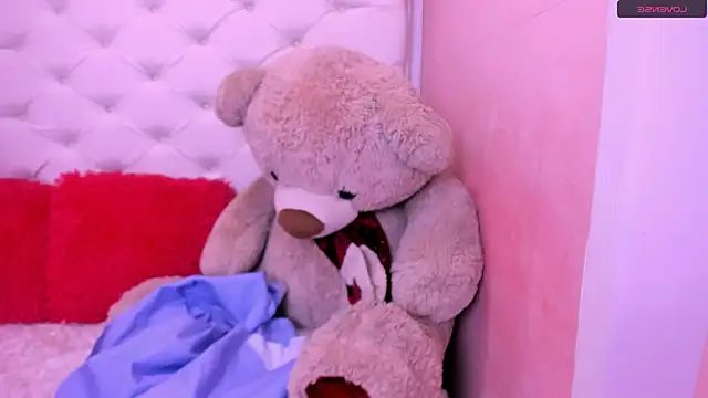 eimy skinny  online show from April 10, 1:27 pm