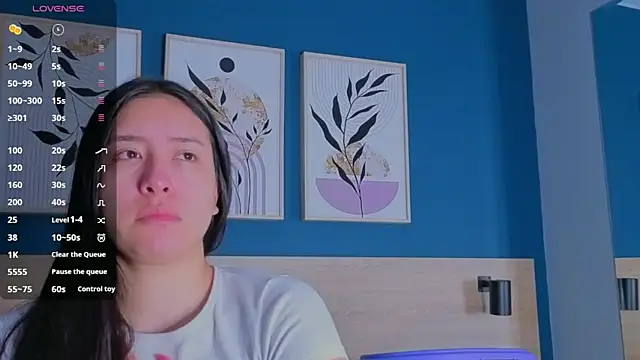 SarahMiler  online show from October 20, 11:43 am