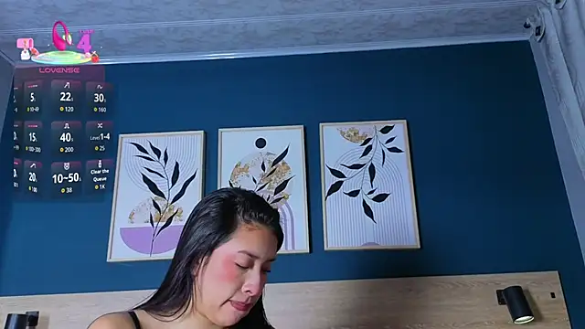 SarahMiler  online show from November 18, 7:51 pm