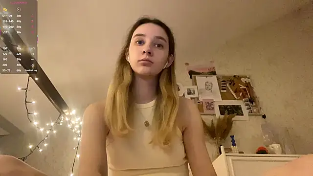 Snapshot of DanaCore chatting on September 17, 6:42 pm DanaCore online show from September 17, 6:42 pm