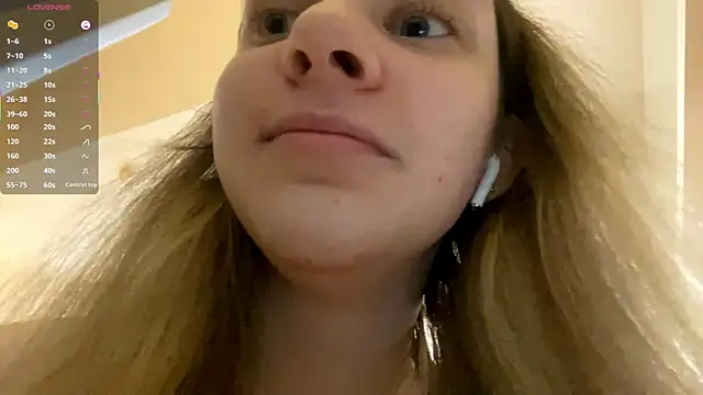 Snapshot of DanaCore chatting on September 21, 4:41 pm DanaCore online show from September 21, 4:41 pm