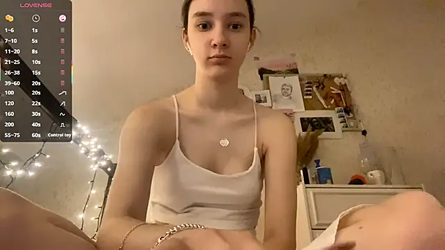 Snapshot of DanaCore chatting on September 23, 5:49 pm DanaCore online show from September 23, 5:49 pm