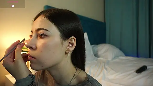 ywixos online show from November 12, 1:44 pm