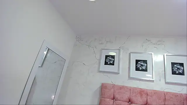 Maddy Mills online show from January 15, 5:16 pm