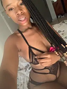 Snapshot of pureev23Bigmomma chatting on February 25, 6:56 am pureev23Bigmomma online show from February 25, 6:56 am