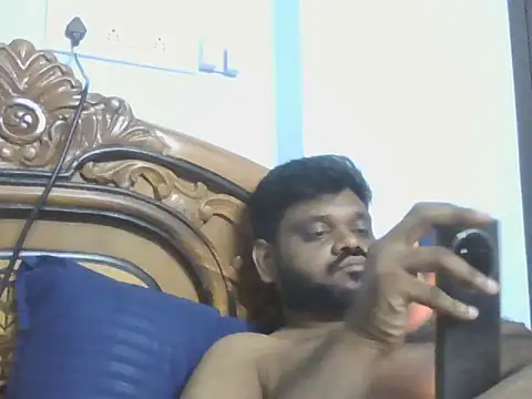 Snapshot of lustboystraight chatting on April 18, 7:29 pm lustboystraight online show from April 18, 7:29 pm