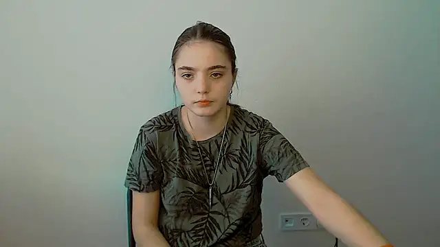 Snapshot of Sun_Shine__ chatting on September 22, 5:42 am Sun Shine online show from September 22, 5:42 am