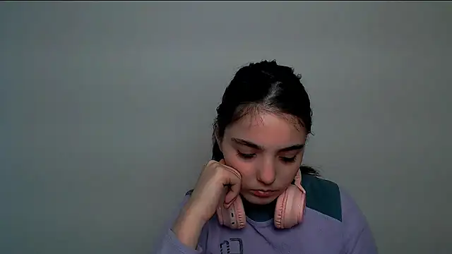 Snapshot of Sun_Shine__ chatting on October 22, 10:59 am Sun Shine online show from October 22, 10:59 am