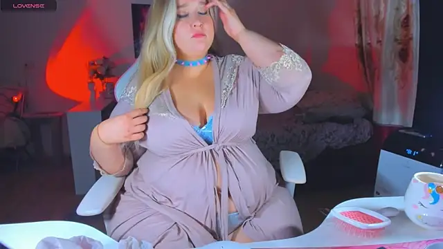 VanessaHayees online show from July 19, 10:02 pm