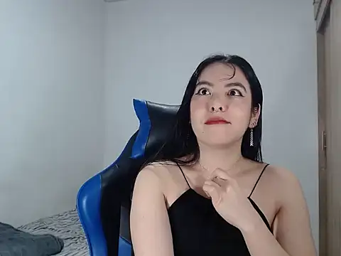 Snapshot of EloiseJun chatting on February 12, 6:30 am EloiseJun online show from February 12, 6:30 am