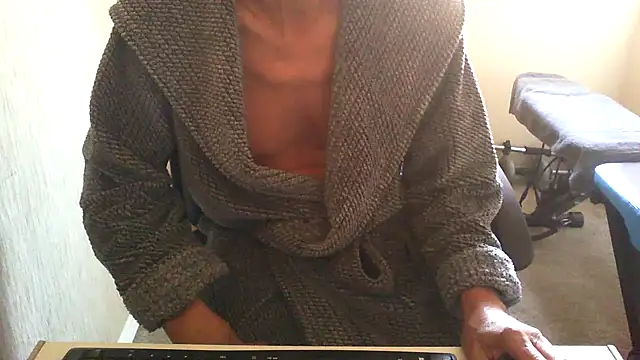 Snapshot of rogpb chatting on September 12, 8:58 am rogpb online show from September 12, 8:58 am