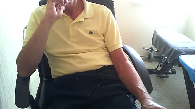 Snapshot of rogpb chatting on October 12, 1:10 pm rogpb online show from October 12, 1:10 pm