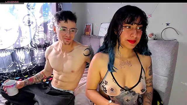 Snapshot of puepleholly chatting on October 2, 8:38 pm puepleholly online show from October 2, 8:38 pm