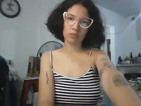 loliporomero online show from September 29, 1:33 am