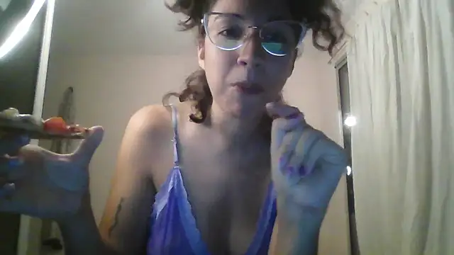 loliporomero online show from February 6, 12:04 am