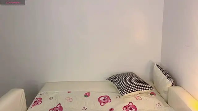 Kittenfishing online show from September 12, 3:56 pm