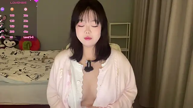 Kittenfishing online show from November 2, 1:13 pm