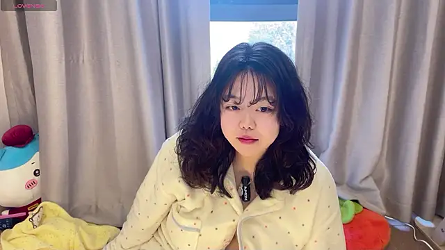 Kittenfishing online show from January 16, 4:05 am