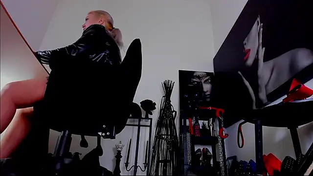 Snapshot of demisweet chatting on February 1, 2:10 am demisweet online show from February 1, 2:10 am