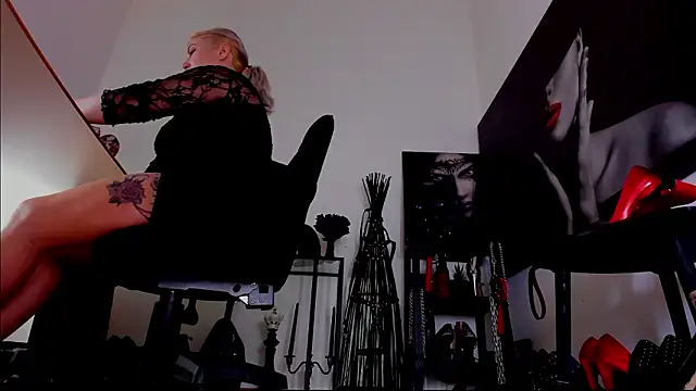 Snapshot of demisweet chatting on February 3, 2:21 am demisweet online show from February 3, 2:21 am