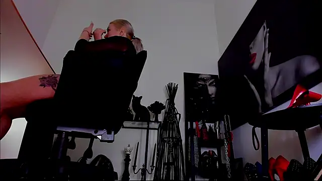 Snapshot of demisweet chatting on February 7, 2:04 am demisweet online show from February 7, 2:04 am