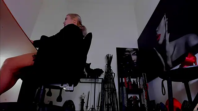 Snapshot of demisweet chatting on February 15, 6:43 am demisweet online show from February 15, 6:43 am