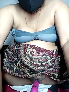 Snapshot of LushVamp chatting on February 10, 2:43 pm LushVamp online show from February 10, 2:43 pm