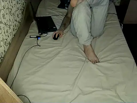 Snapshot of bul_boy chatting on April 9, 5:51 pm bul boy online show from April 9, 5:51 pm