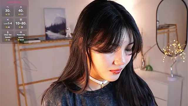 Snapshot of MoiraEger chatting on December 19, 5:09 pm MoiraEger online show from December 19, 5:09 pm