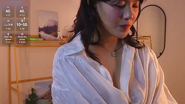 Snapshot of MoiraEger chatting on February 8, 4:10 pm MoiraEger online show from February 8, 4:10 pm