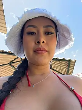 Snapshot of CrisMarulanda chatting on July 14, 4:23 pm CrisMarulanda online show from July 14, 4:23 pm