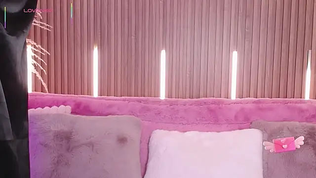 MylaDreams online show from October 3, 3:25 am