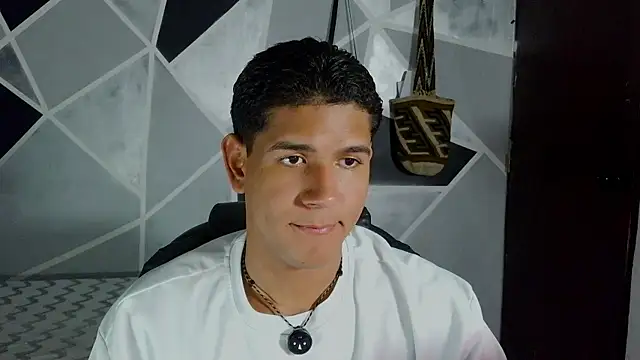 Snapshot of juanacock_1 chatting on May 20, 12:50 am juanacock 1 online show from May 20, 12:50 am