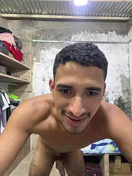 Snapshot of ikaro21 chatting on February 8, 8:23 pm ikaro21 online show from February 8, 8:23 pm