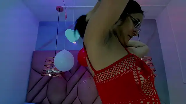 Snapshot of Ibbie_drastic chatting on February 13, 12:01 pm Ibbie drastic online show from February 13, 12:01 pm