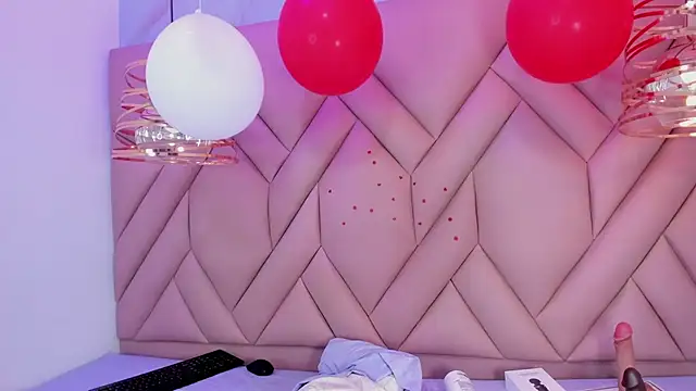 Snapshot of Ibbie_drastic chatting on February 15, 12:18 am Ibbie drastic online show from February 15, 12:18 am