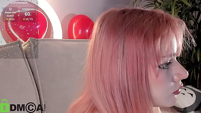 Snapshot of Molly_Platt chatting on February 7, 9:02 am Molly Platt online show from February 7, 9:02 am