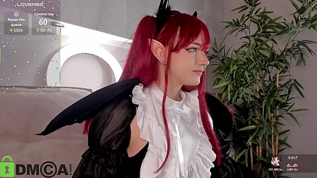 Snapshot of Molly_Platt chatting on February 11, 9:25 am Molly Platt online show from February 11, 9:25 am