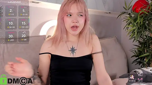 Snapshot of Molly_Platt chatting on February 20, 9:10 am Molly Platt online show from February 20, 9:10 am