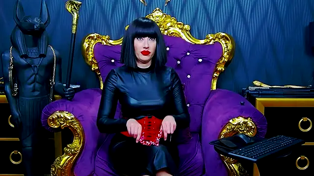 LaraMaeve online show from December 18, 6:30 am