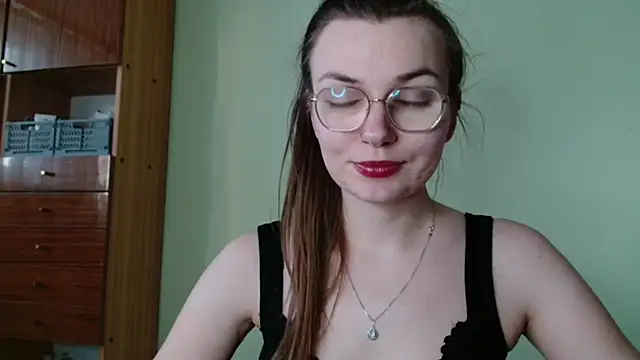 LooveELLYx online show from January 22, 2:35 pm