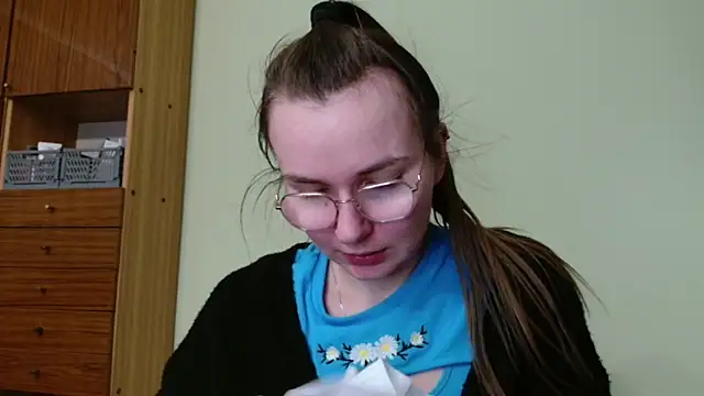 LooveELLYx online show from January 23, 3:32 pm