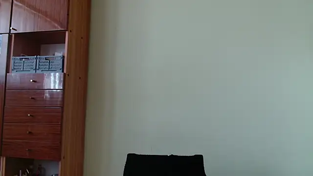 LooveELLYx online show from February 14, 11:21 am